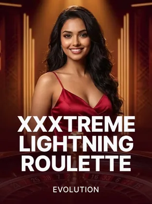Portada del juego en vivo XXXtreme Lightning Roulette: presentadora con vestido rojo ante la rueda de ruleta y columnas doradas